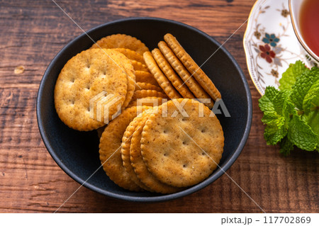 全粒粉クラッカー 117702869