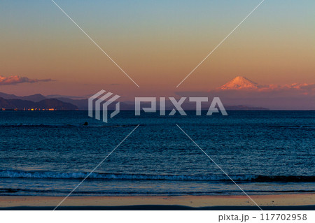 静岡県御前崎市御前崎　御前崎海水浴場周辺の風景 117702958