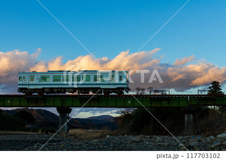 静岡県掛川市本郷 天竜浜名湖鉄道と沿線の風景 静岡県掛川市本郷 天竜浜名湖鉄道と沿線の風景 117703102
