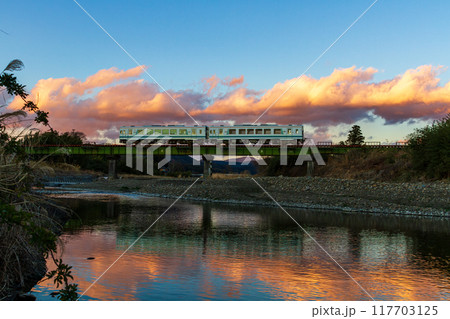 静岡県掛川市本郷 天竜浜名湖鉄道と沿線の風景 静岡県掛川市本郷 天竜浜名湖鉄道と沿線の風景 117703125