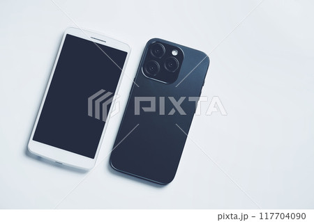 新しいスマホと古いスマホ 新しいスマホと古いスマホ 117704090