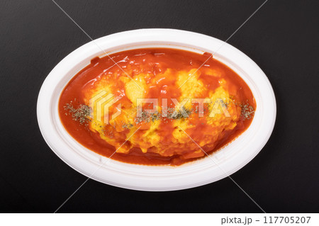 トマトソース　オムライス 117705207