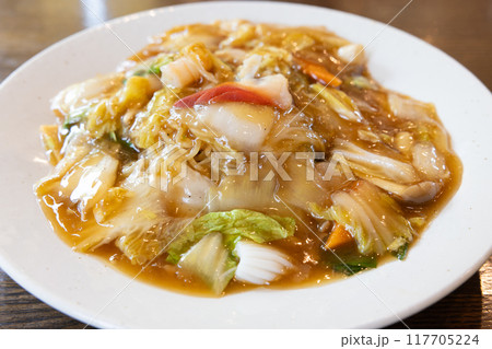 美味しい中華料理の五目あんかけ焼きそば 美味しい中華料理の五目あんかけ焼きそば 117705224