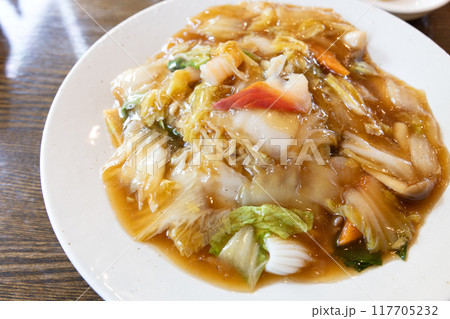 美味しい中華料理の五目あんかけ焼きそば 美味しい中華料理の五目あんかけ焼きそば 117705232