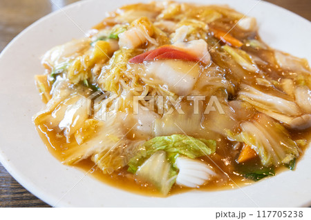 美味しい中華料理の五目あんかけ焼そば 美味しい中華料理の五目あんかけ焼そば 117705238