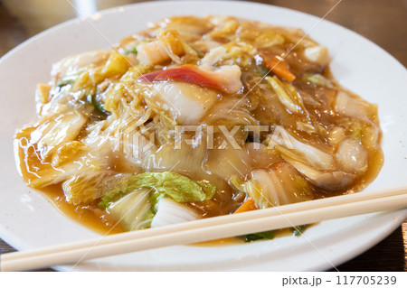美味しい中華料理の五目あんかけ焼きそば 美味しい中華料理の五目あんかけ焼きそば 117705239