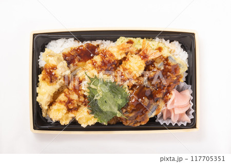 天重 弁当 (海老 イカ 南瓜 舞茸 なす 大葉) 天重 弁当 (海老 イカ 南瓜 舞茸 なす 大葉) 117705351