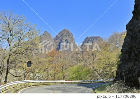 妙義山紅葉ラインと妙義山（金洞山） 117706896