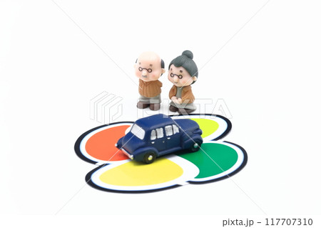 シルバーマーク・もみじマーク・高齢者マークのイメージ 117707310