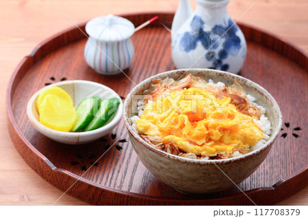 ふわとろ!スクランブルエッグ丼 ( 炒り卵のせ丼 )簡単に作れて美味しい ふわとろ!スクランブルエッグ丼 ( 炒り卵のせ丼 )簡単に作れて美味しい 117708379