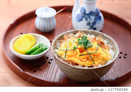 ふわとろ！スクランブルエッグ丼 （ 炒り卵のせ丼 ）簡単に作れて美味しい 117708384