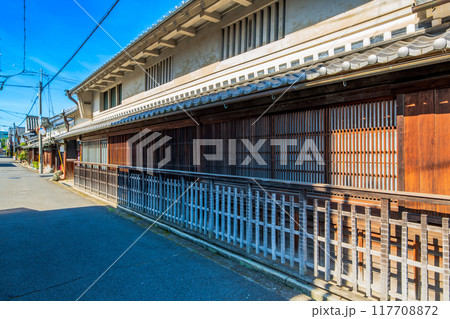 奈良県　御所市の町並み 117708872