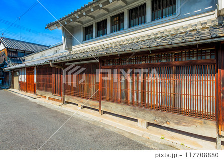 奈良県　御所市の町並み 117708880