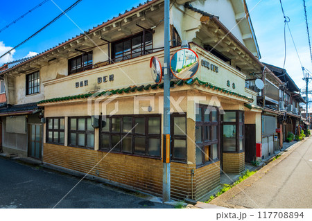 奈良県　御所市の町並み 117708894