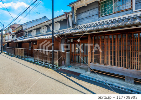 奈良県　御所市の町並み 117708905