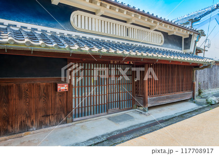 奈良県　御所市の町並み 117708917