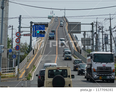ベタ踏み坂で知られる江島大橋（鳥取県境港市・島根県松江市） 117709281