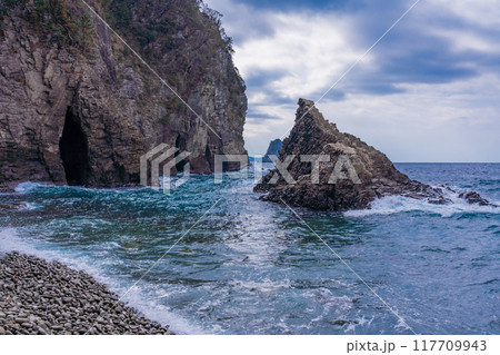 【静岡県西伊豆町】柱状節理の奇岩が面白い、浮島海岸(ふとうかいがん) 【静岡県西伊豆町】柱状節理の奇岩が面白い、浮島海岸(ふとうかいがん) 117709943