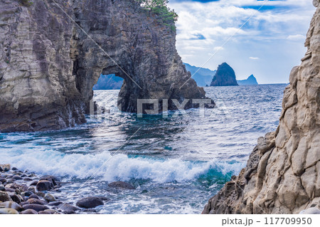 【静岡県西伊豆町】柱状節理の奇岩が面白い、浮島海岸（ふとうかいがん） 117709950