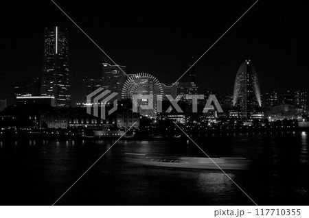 モノクロ横浜みなとみらいMM21絶景の夜景スポット3 モノクロ横浜みなとみらいMM21絶景の夜景スポット3 117710355