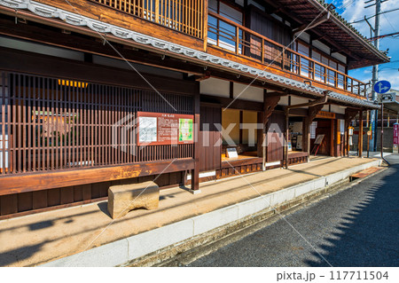 奈良県　橿原市　八木の町並み 117711504