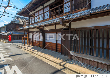 奈良県　橿原市　八木の町並み 117711505