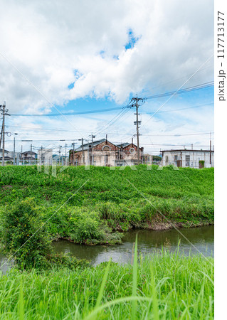 遠賀川水源地ポンプ室と笹尾川 117713177