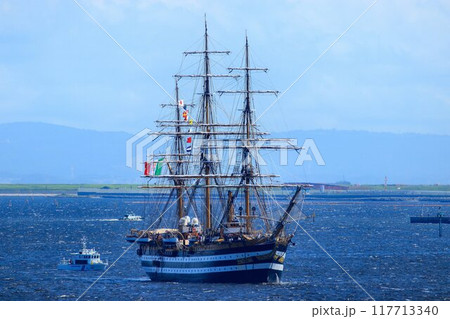太平洋を渡り東京港へ… 『世界で最も美しい船』海の女王【アメリゴ・ヴェスプッチ】 太平洋を渡り東京港へ… 『世界で最も美しい船』海の女王【アメリゴ・ヴェスプッチ】 117713340
