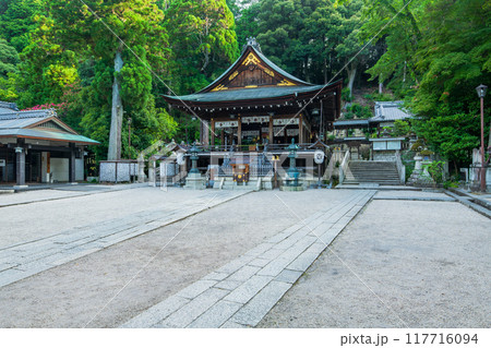 滋賀県　近江八幡　日牟禮八幡宮 117716094