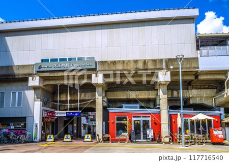 日本の横浜都市景観　8月。SOTETSU　天王町駅 東口 南方面などを望む＝令和6年8月25日 117716540