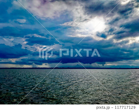 霞ヶ浦とゲリラ豪雨 霞ヶ浦とゲリラ豪雨 117717129