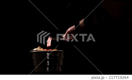 焼肉 炭火焼き 焼肉 炭火焼き 117719264