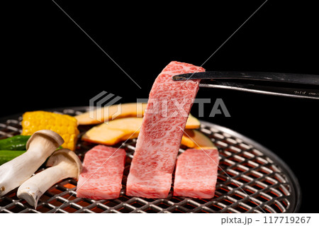 焼肉 炭火焼き 焼肉 炭火焼き 117719267