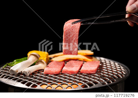 焼肉　炭火焼き　 117719276