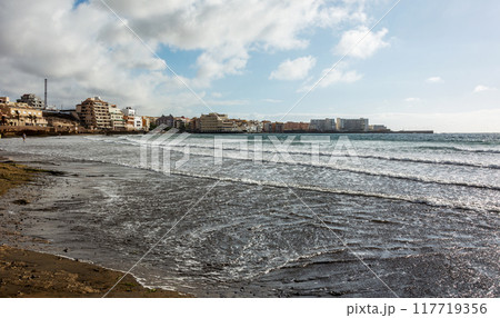 City of El Medano in the Atlantic Ocean. On the shore of the ocean on the island Atlaniticheskogo tenerefe is the town of El Medano City of El Medano in the Atlantic Ocean. On the shore of the ocean on the island Atlaniticheskogo tenerefe is the town of El Medano 117719356