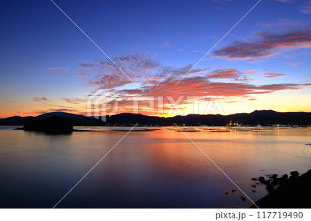 眺め続けていたい 暮れてゆく瀬戸内風景 眺め続けていたい 暮れてゆく瀬戸内風景 117719490