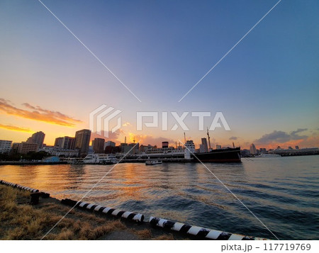 みなとの夕暮れ みなとの夕暮れ 117719769