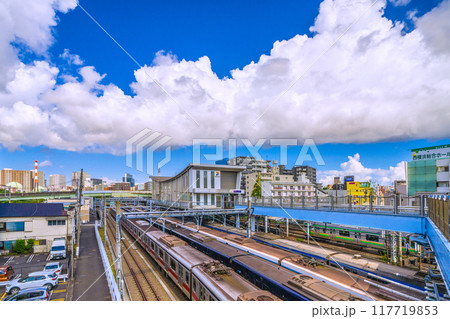 日本の横浜都市景観 8月。SOTETSU　西横浜駅などを望む 117719853