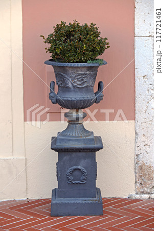 Iron Vase Pot Monaco 117721461