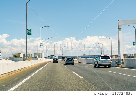 晴天の高速道路 117724836