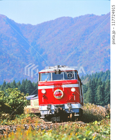 磐越西線を走る快速DD53ばんえつ物語号 117724915