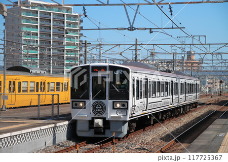 倉敷駅に到着する213系「ラ・マル・ド・ボァ」編成_2023/3/19撮影 117725367
