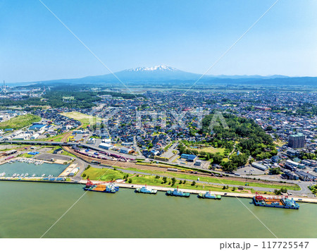 日和山公園と鳥海山（山形県酒田市） 117725547