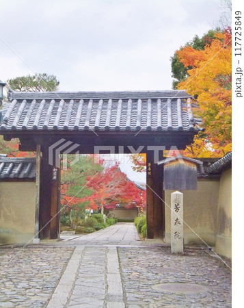大徳寺塔頭寺院　芳春院 117725849