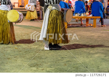 三重県度会町麻加江で江戸時代から行われているお盆の行事のかんこ踊り 117726171