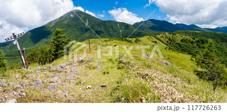 絶景の八子ヶ峰トレッキング 長野県 日本 絶景の八子ヶ峰トレッキング 長野県 日本 117726263