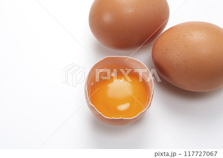 割ったたまご　黄身 117727067