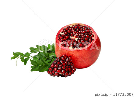 PNG,Juicy pomegranate, isolated on white background PNG,Juicy pomegranate, isolated on white background 117733007