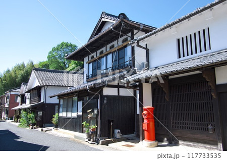 愛媛県西予市：卯之町の町並み 117733535