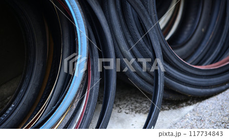 自転車の古タイヤ 117734843